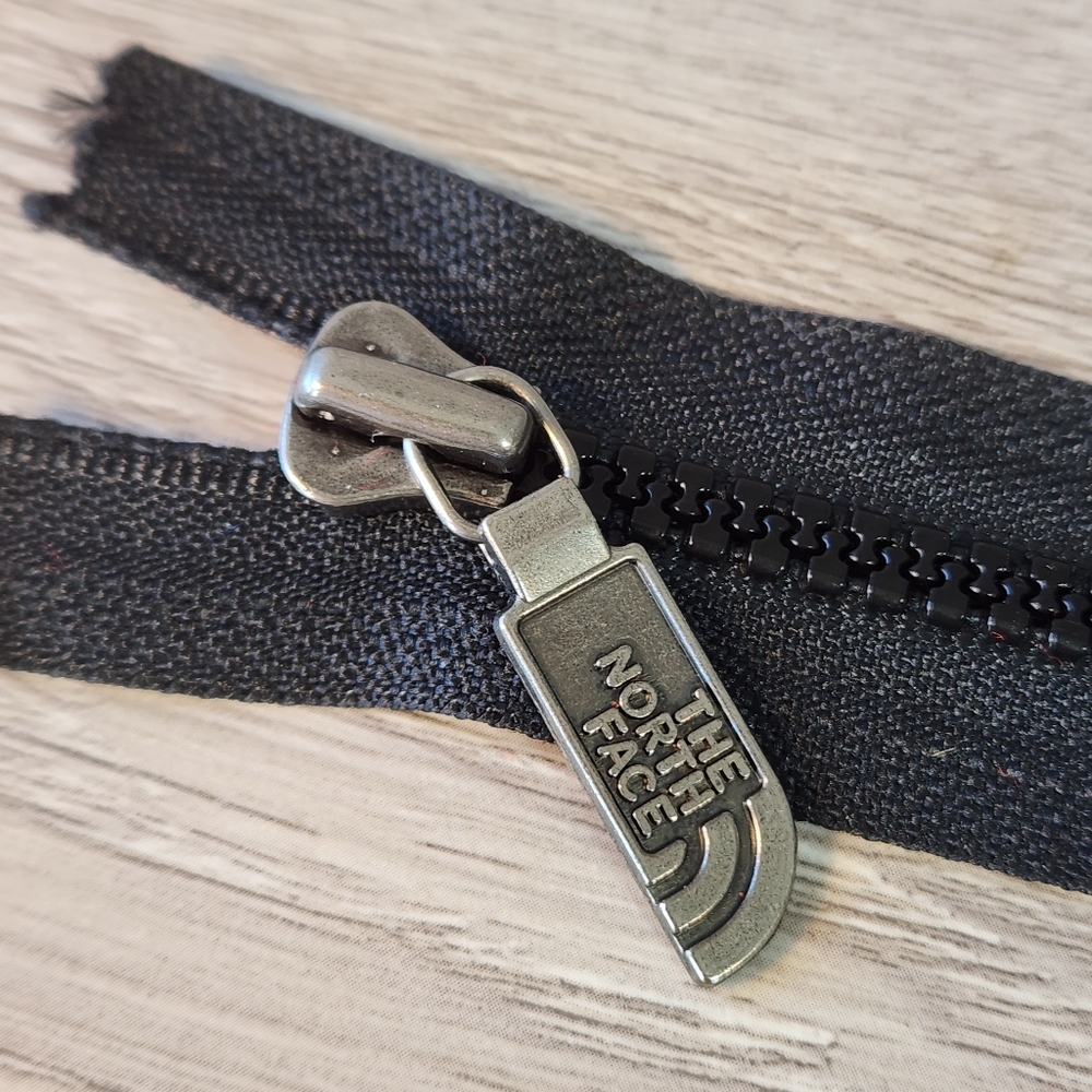 The North Face Zipper YKK Vislon Replacement Logo New Unused 8" Black